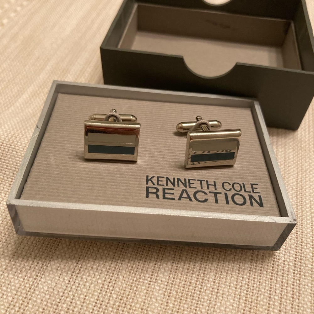 Kenneth Cole Reaction Silver and Blue Gray Cufflinks